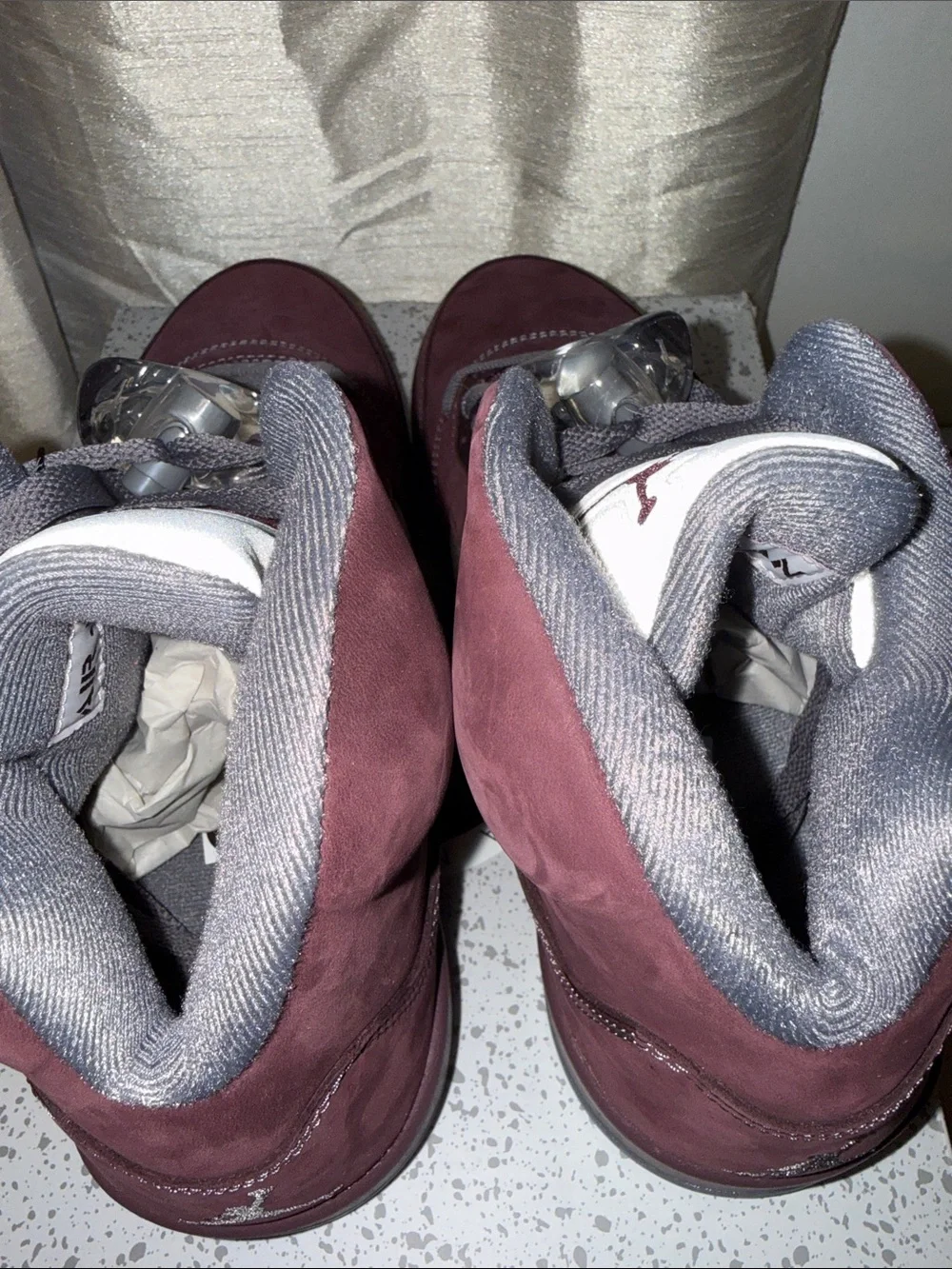 New in Box Mens Air Jordan 5 Retro SE Burgundy Sneakers 2023
